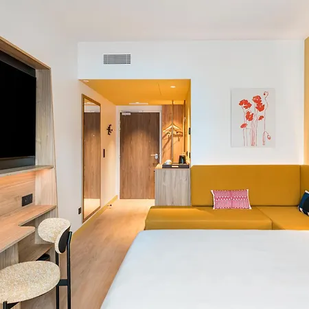 Hampton By Hilton Bordeaux Airport Отель 4*