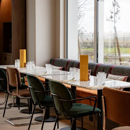 Hampton By Hilton Bordeaux Airport Отель 4*