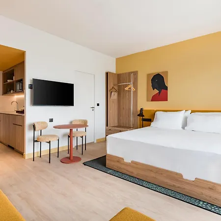 Отель Hampton By Hilton Bordeaux Airport 4*