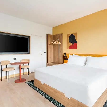 Hampton By Hilton Bordeaux Airport Hotel 4*
