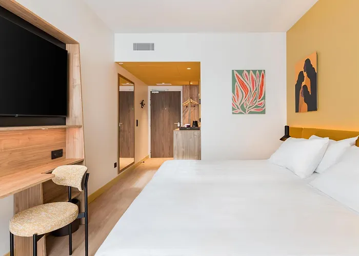 Hotel Hampton By Hilton Bordeaux Airport 4*