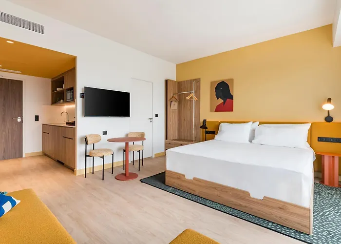 Hotel Hampton By Hilton Bordeaux Airport 4*